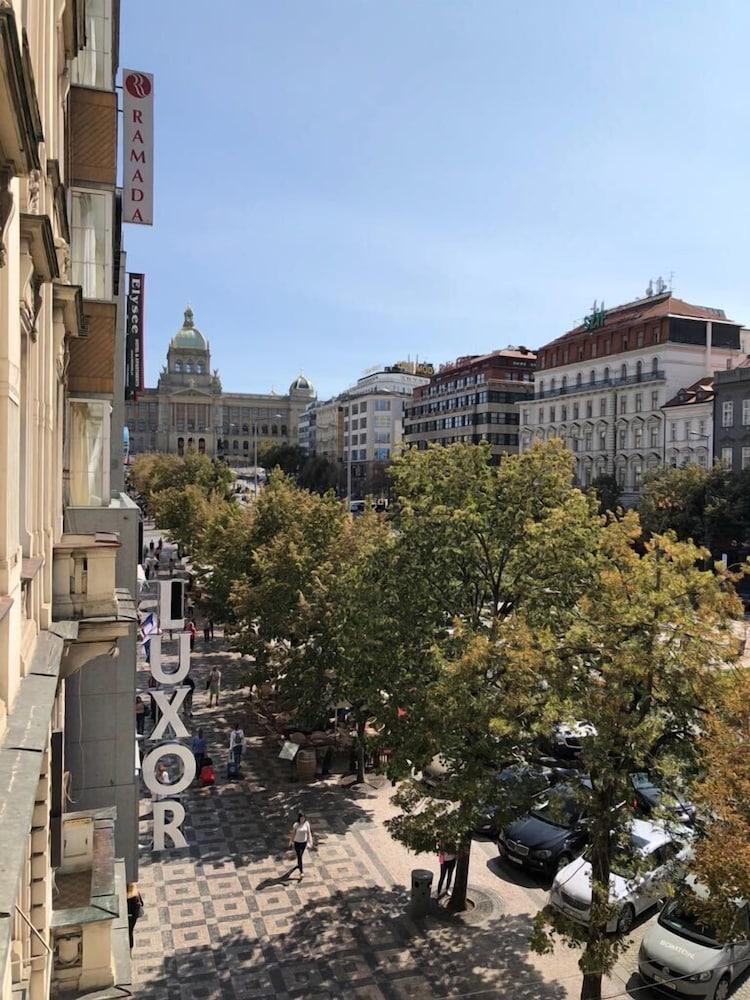 Apartments 39 Wenceslas Square Prague Luaran gambar